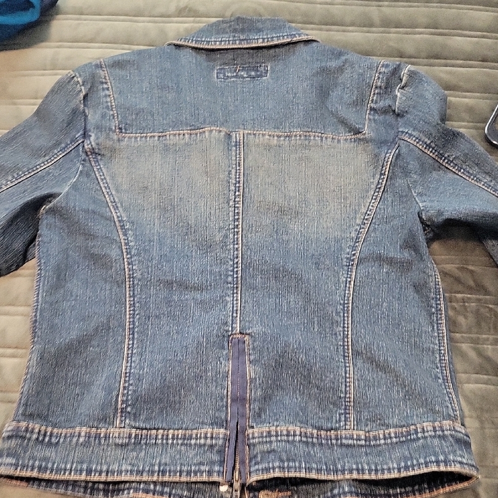 Yuka Jeans Women's Denim Jacket - Picture 9 of 10